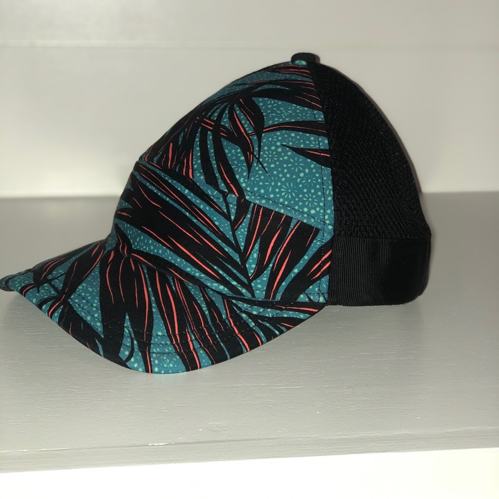 LuluLemon SnapBack baseball hat
